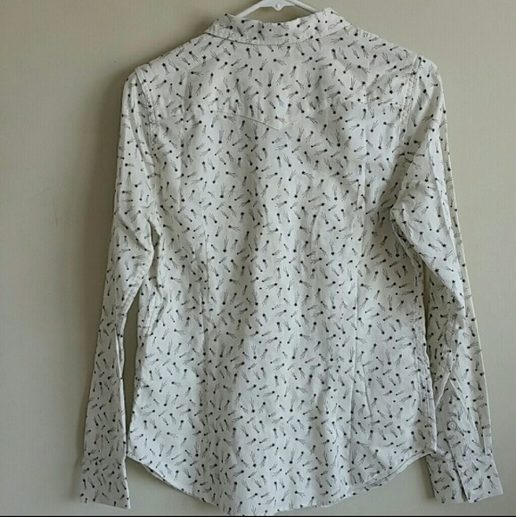 ♥️Authentic Levi's Button Down Shirt.nwt - Picture 3 of 4